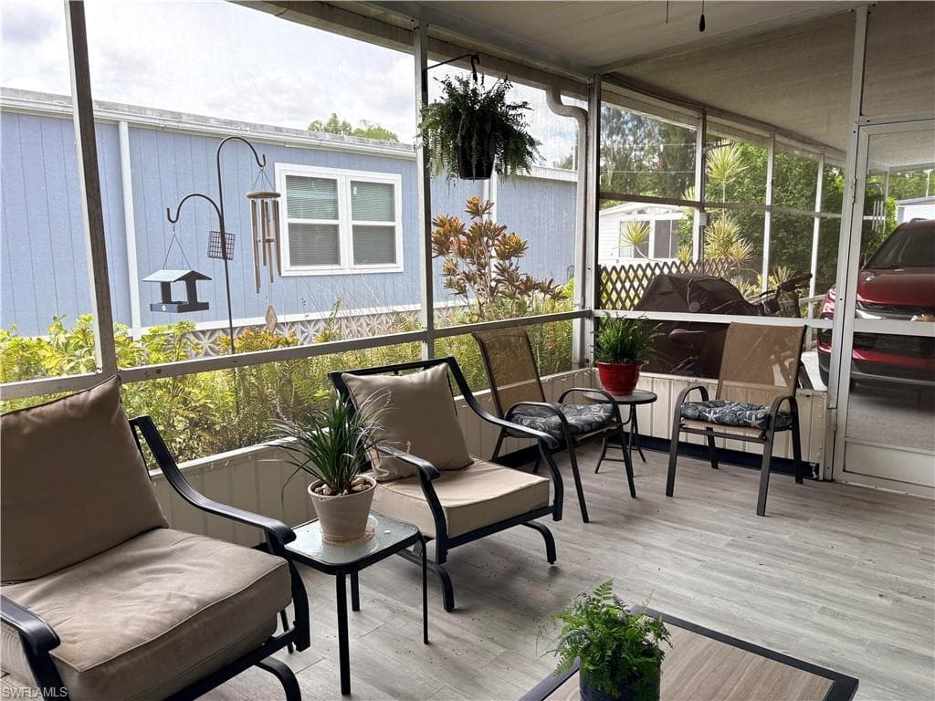 2777 Indianwood DR-32