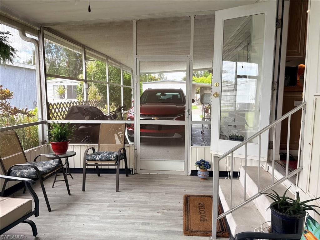2777 Indianwood DR-33