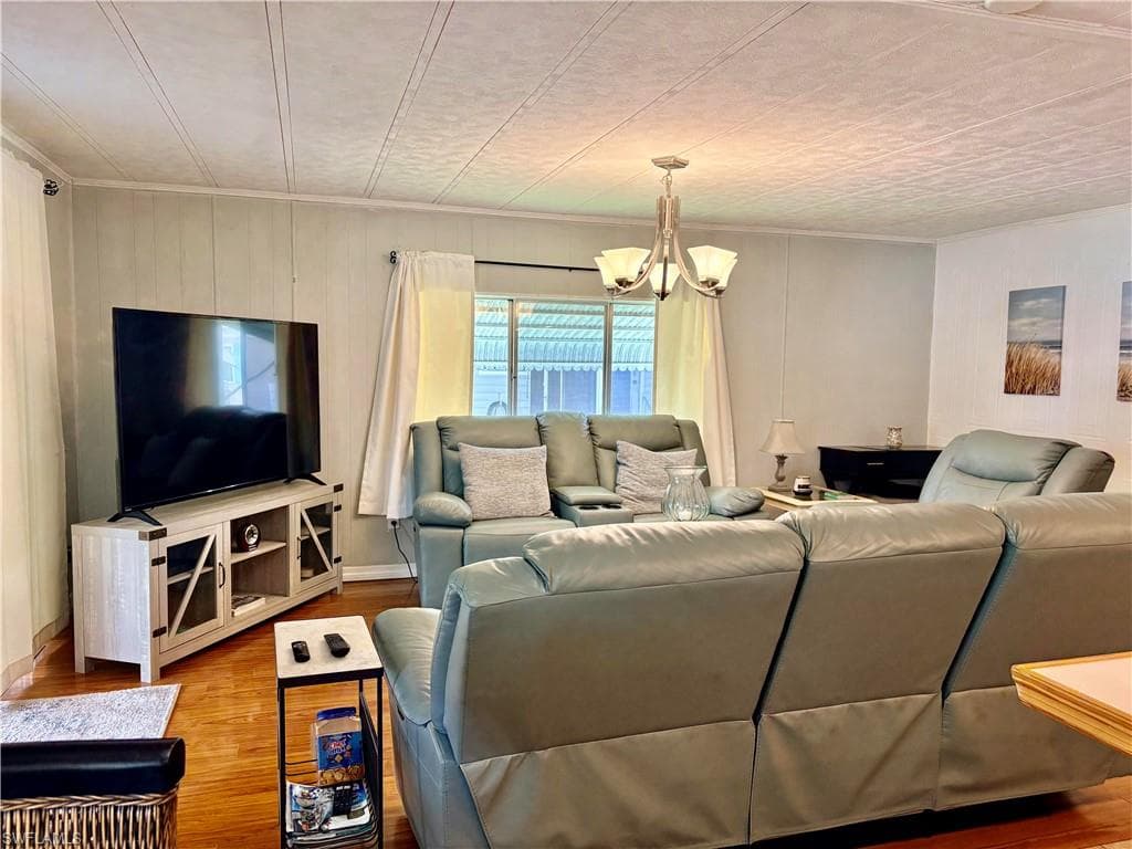 2777 Indianwood DR-18
