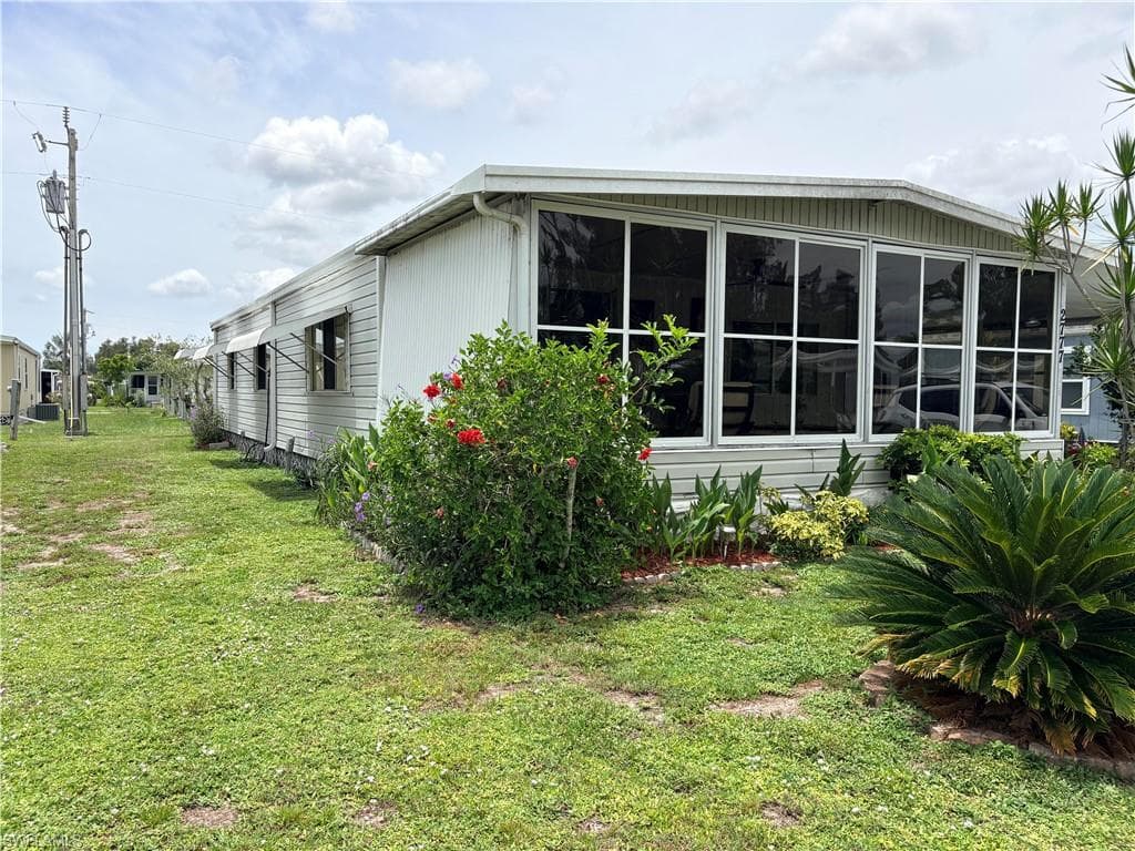 2777 Indianwood DR-4