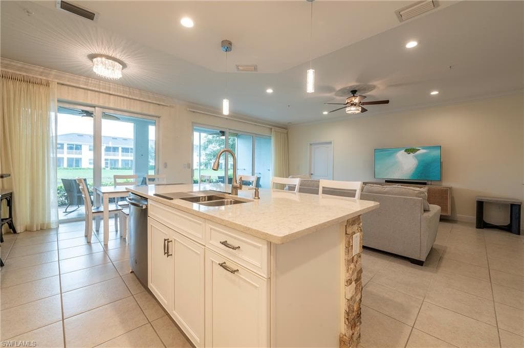 6954 Avalon CIR 702-17