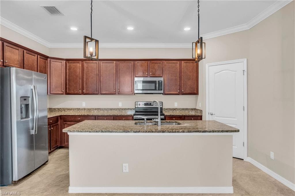 2061 Hamlin ST-2