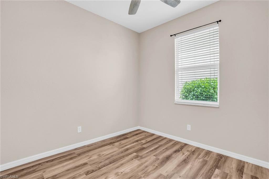 2061 Hamlin ST-13