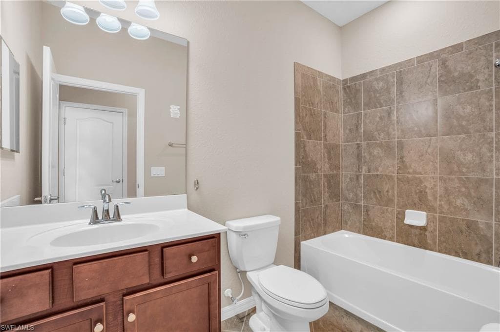 2061 Hamlin ST-8
