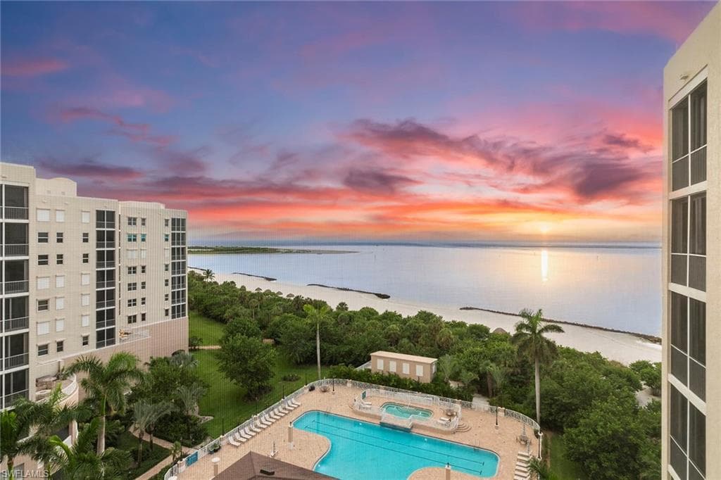 5000 Royal Marco WAY 831-2