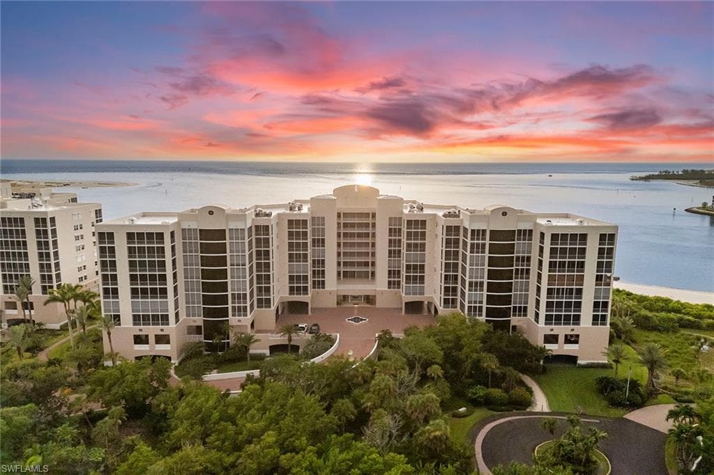 5000 Royal Marco WAY 831-1