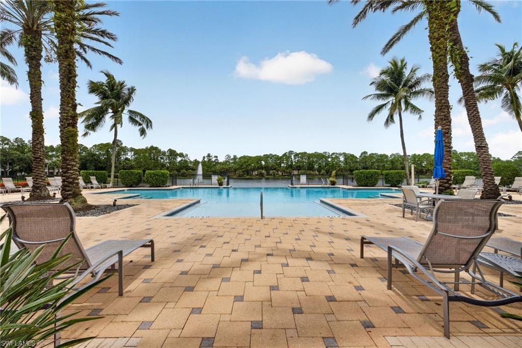 1672 Tarpon Bay DR S 102-35