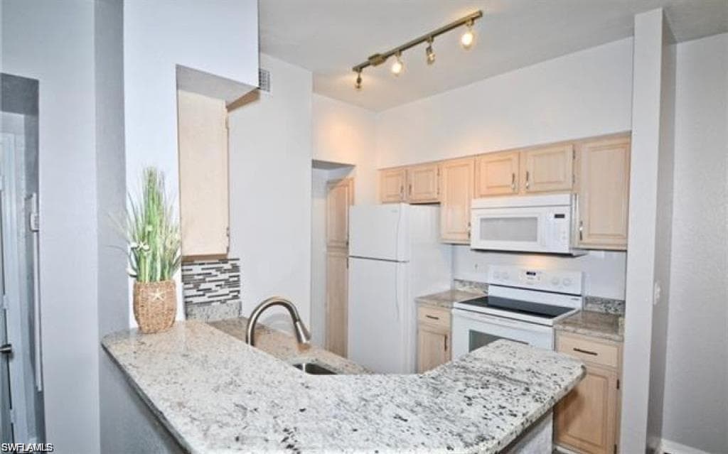 23500 Walden Center DR 104-6