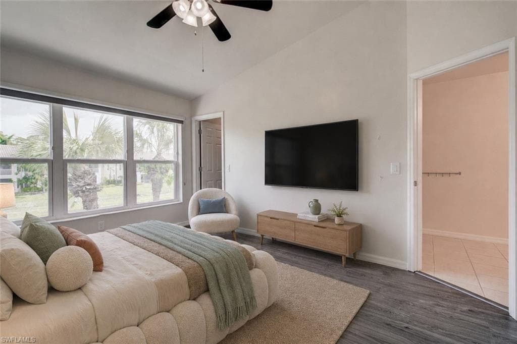 904 Hampton CIR-13