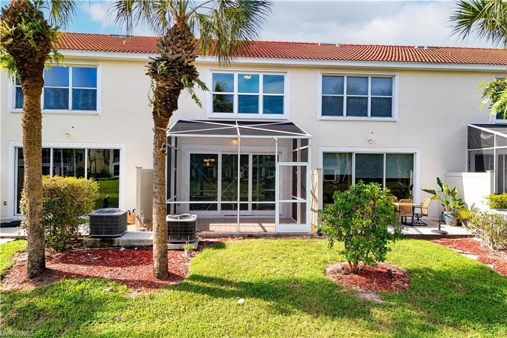 904 Hampton CIR-33
