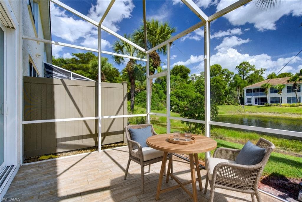 904 Hampton CIR-29