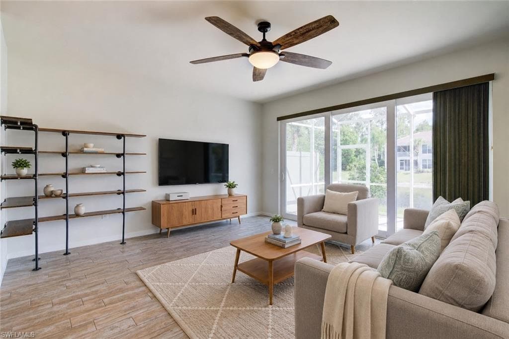 904 Hampton CIR-8