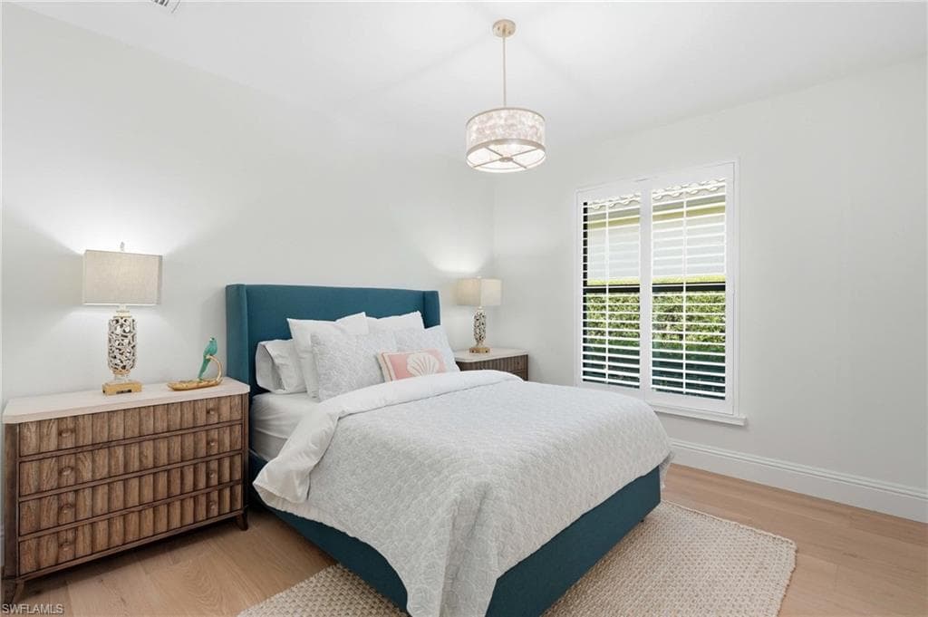 9833 Clear Lake CIR-25