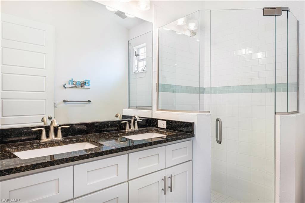 2974 Van Buren AVE-27