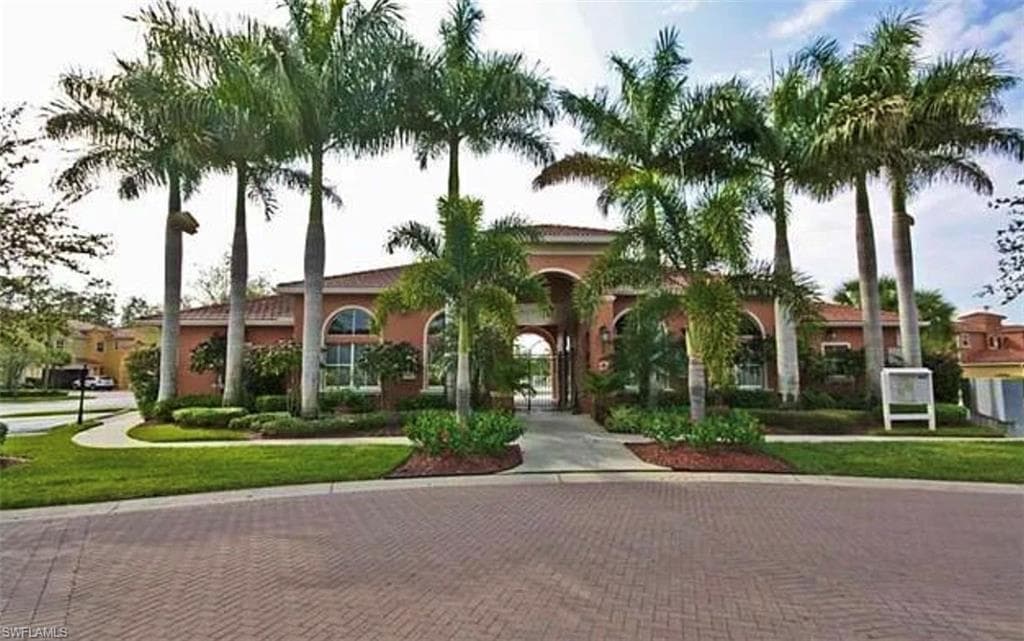 7060 San Lorenzo CT 202-39