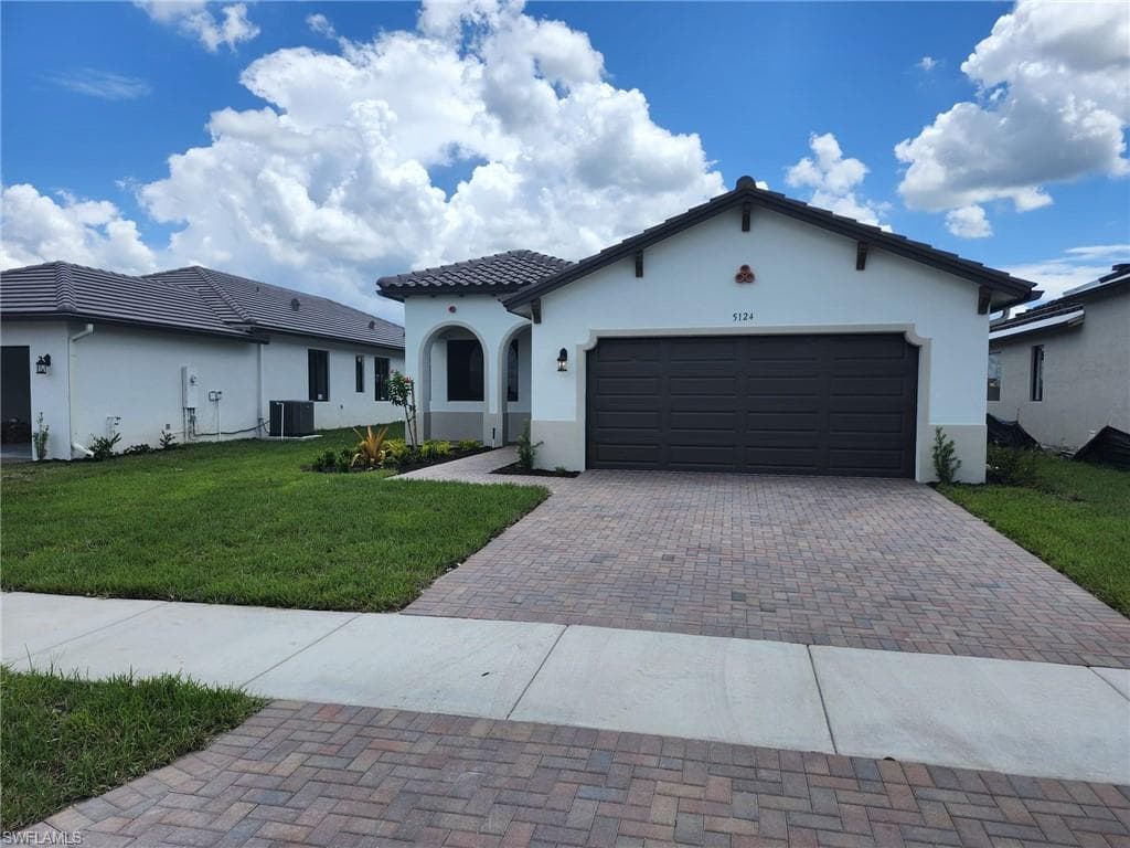 5124 Nevola AVE-1