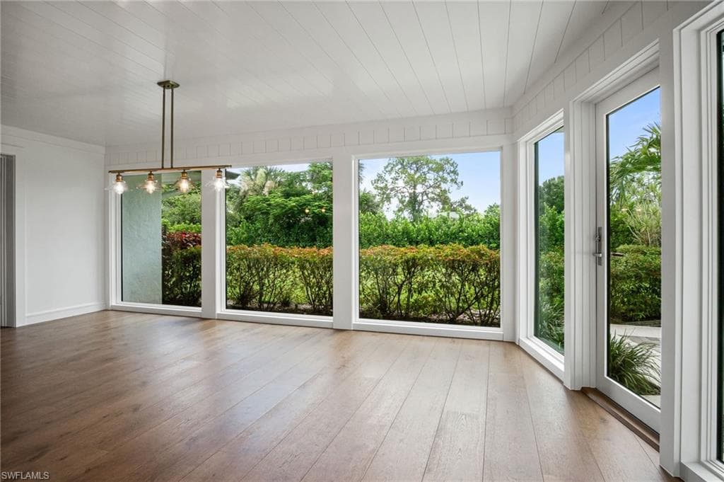 664 Pompano DR-22