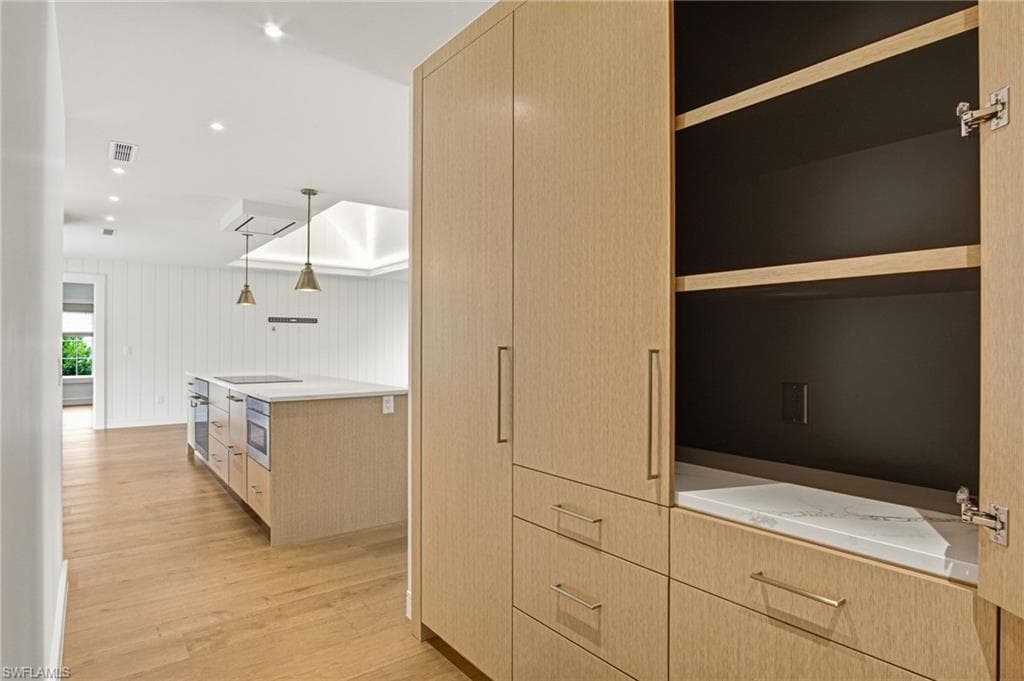 664 Pompano DR-37