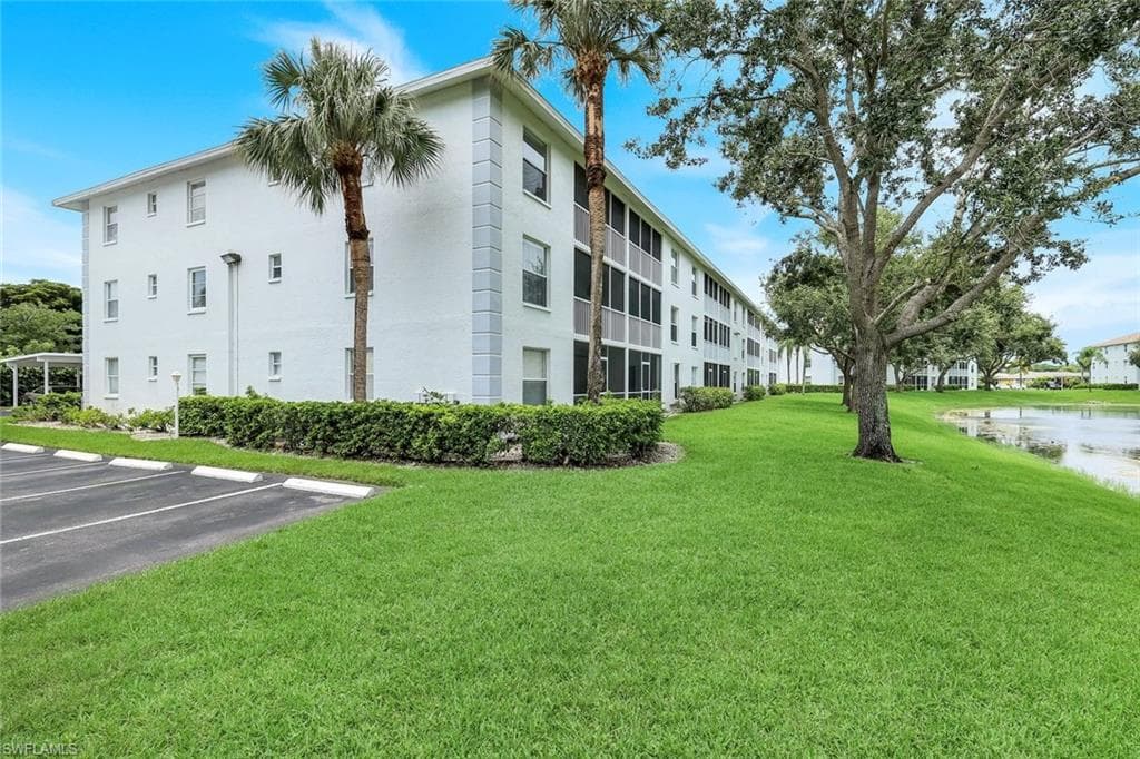 9580 Victoria LN 205-2