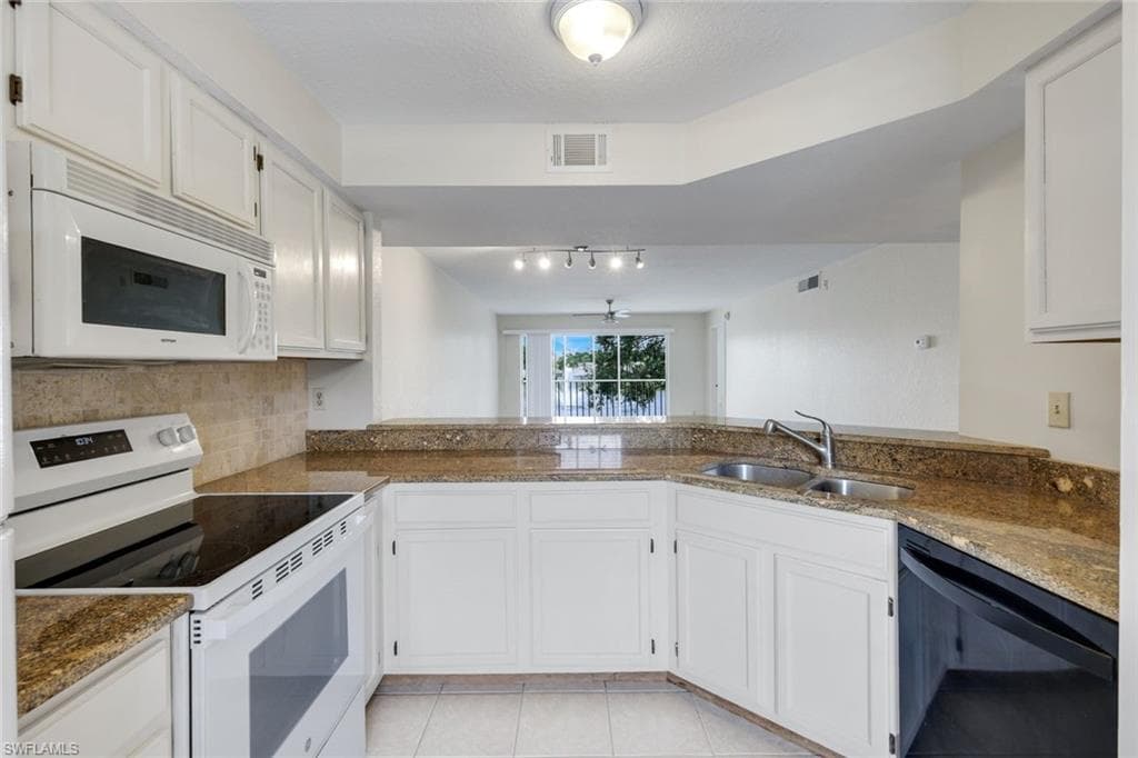 9580 Victoria LN 205-8