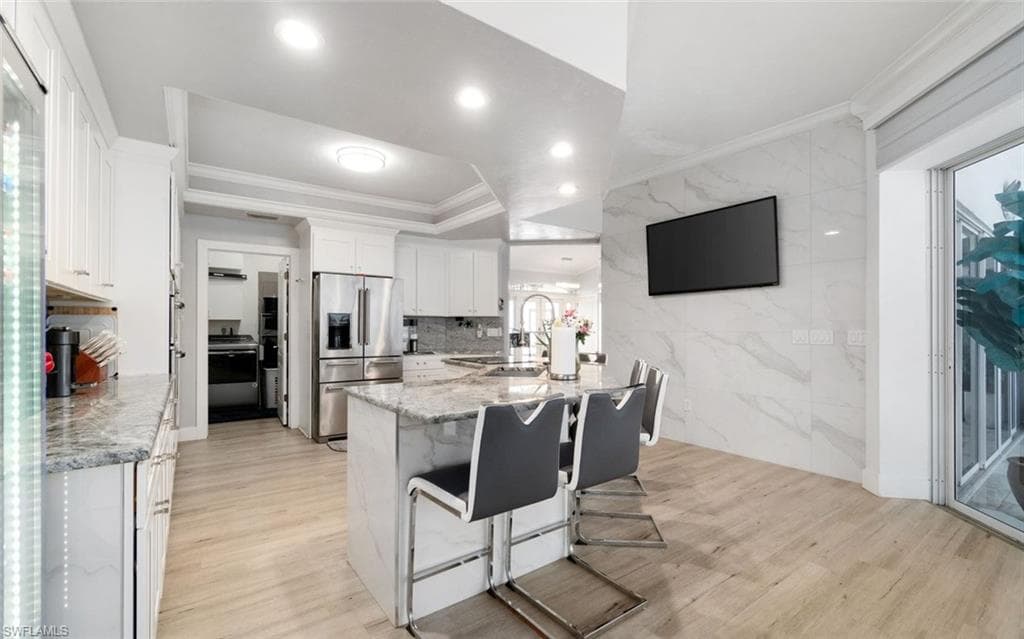 18683 Baseleg AVE-23