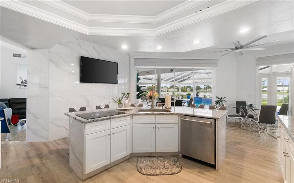 18683 Baseleg AVE-24