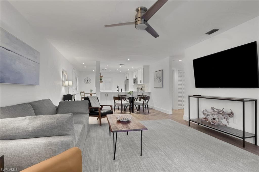 5250 Fox Hollow DR 508-14