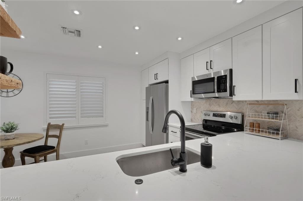 5250 Fox Hollow DR 508-11