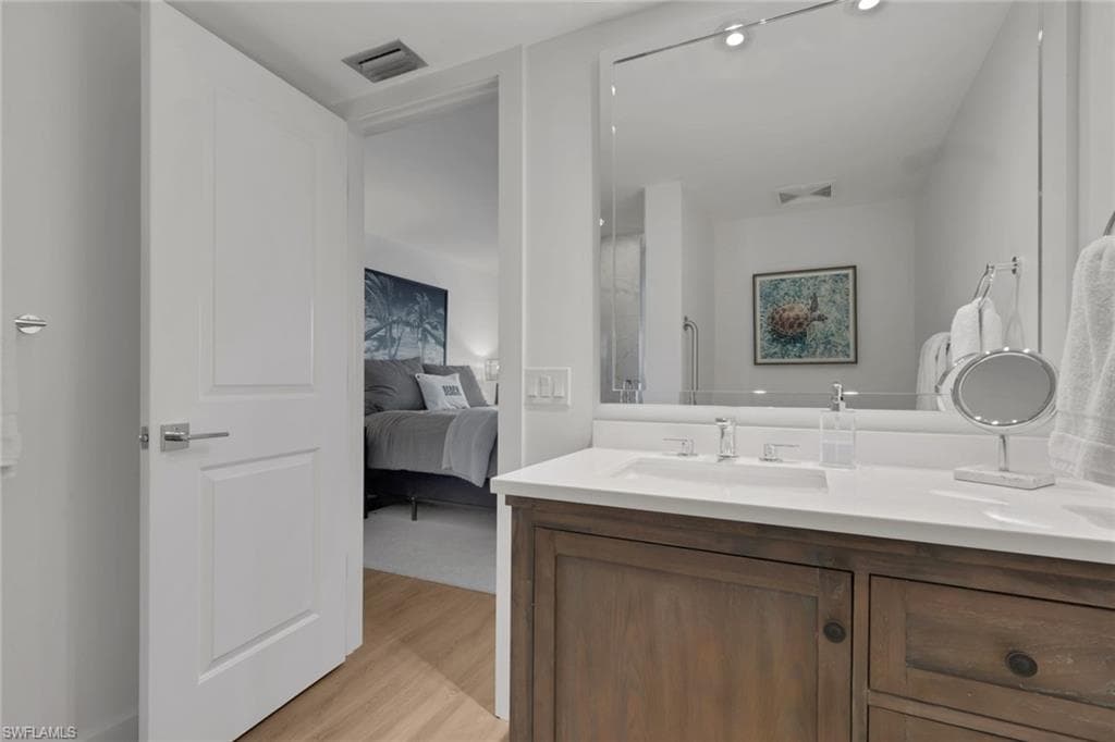 5250 Fox Hollow DR 508-19
