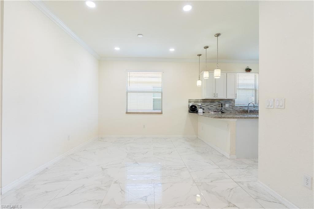 3669 Crimson LN-6