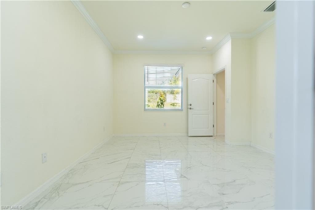 3669 Crimson LN-19
