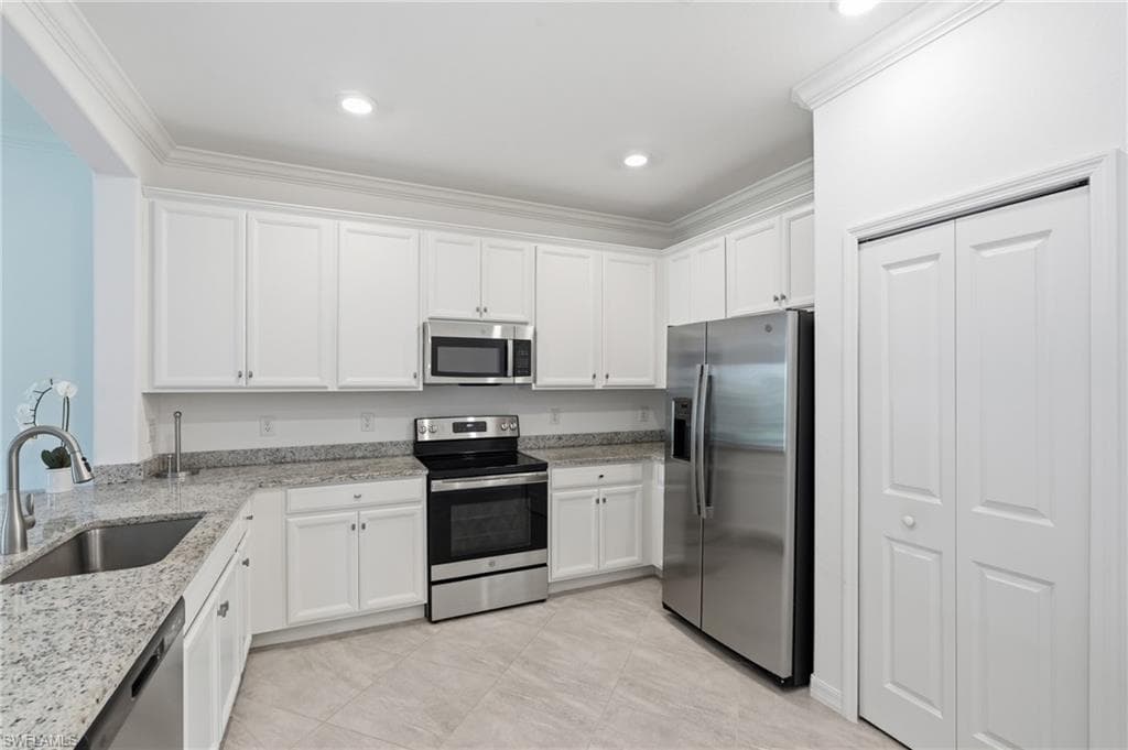 1689 Alameda DR-13