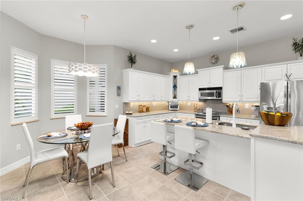 14610 Laguna DR-6