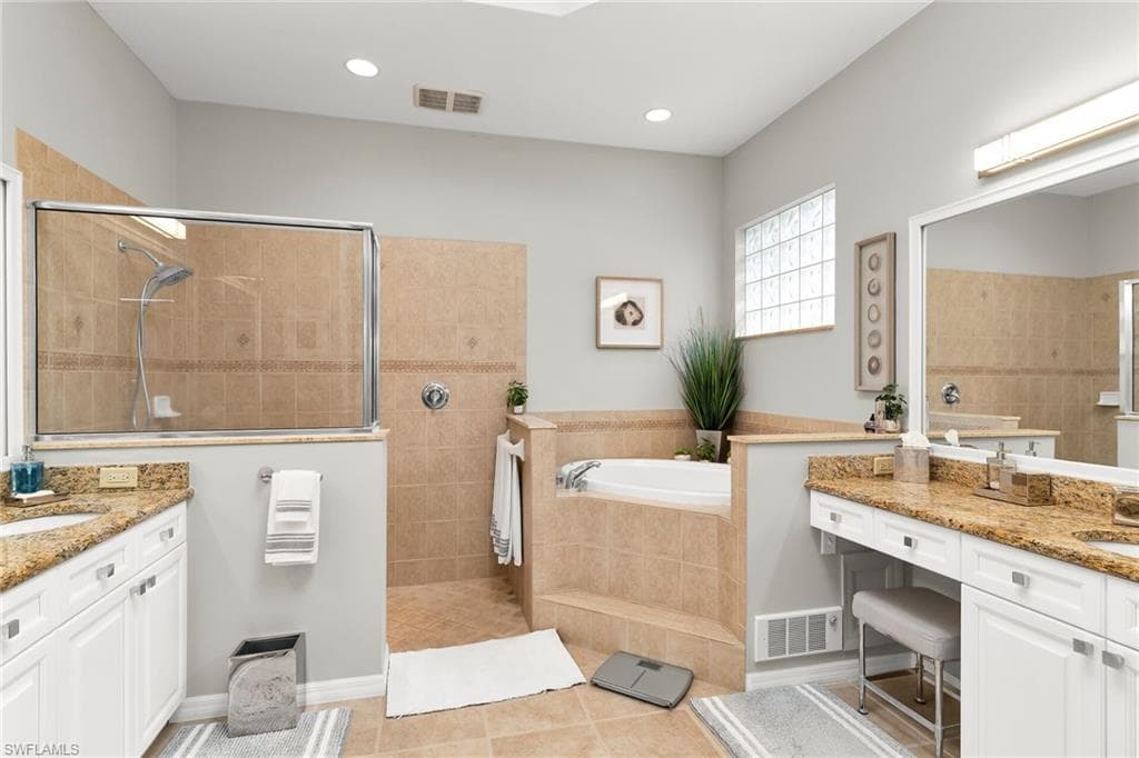 14610 Laguna DR-16