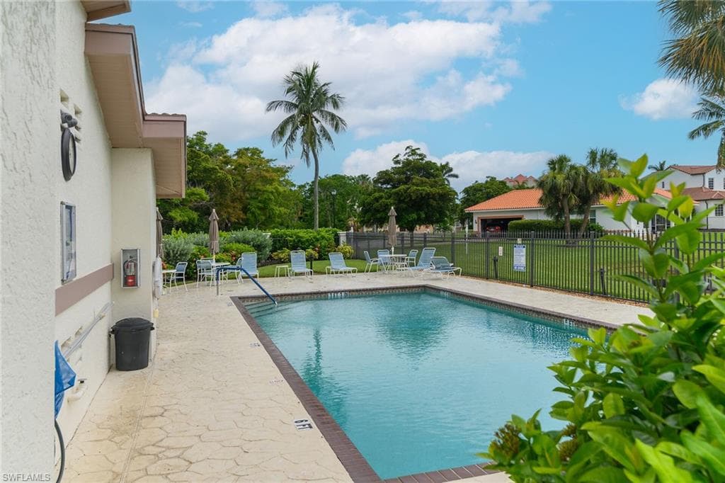 14610 Laguna DR-27