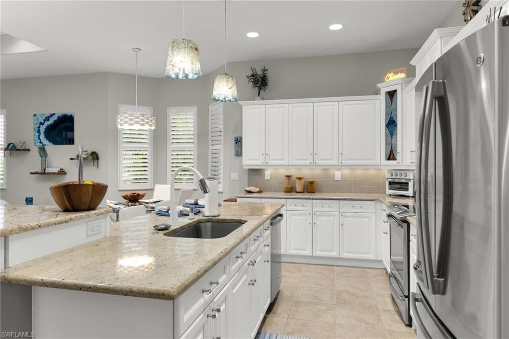14610 Laguna DR-4