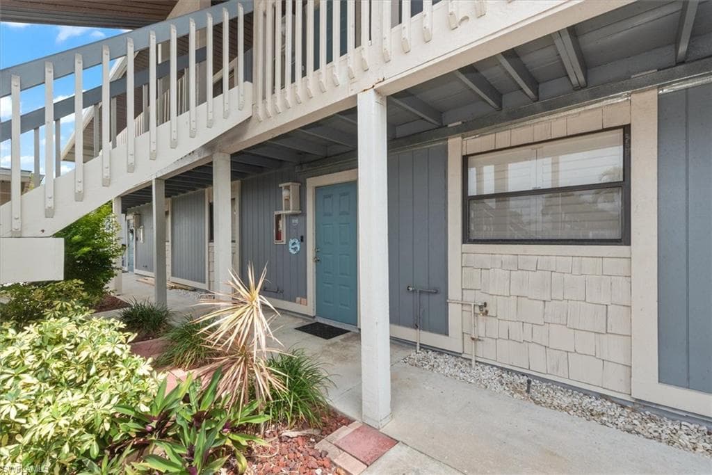 816 SW 48th TER 102-3