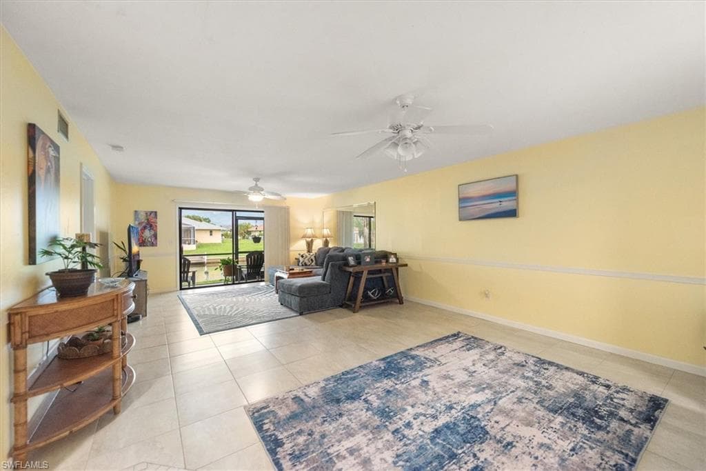 816 SW 48th TER 102-4