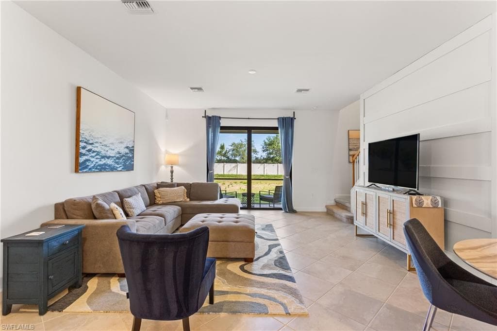 14275 Pine Lodge LN-11