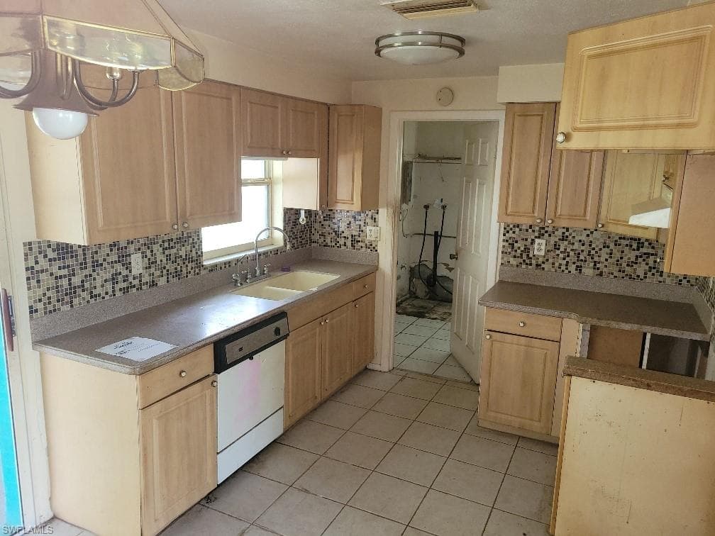 6683 E Tropicana DR-3
