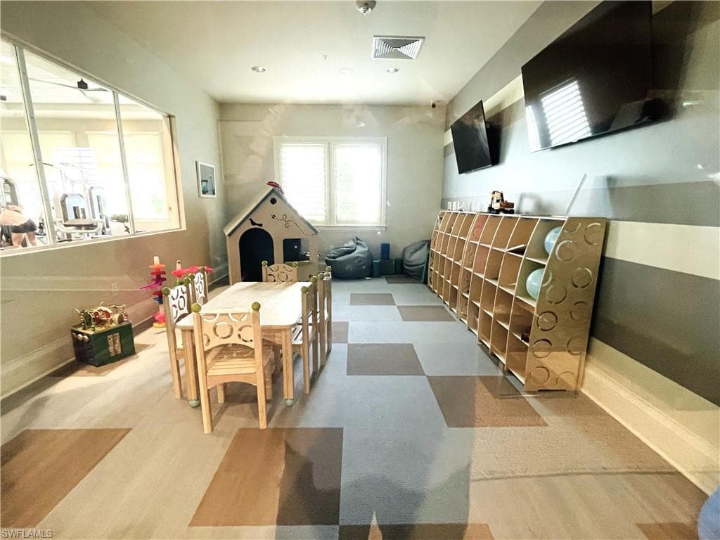 14237 Pine Lodge LN-21