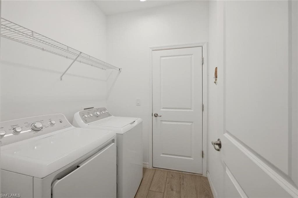 2294 Avocado LN-23