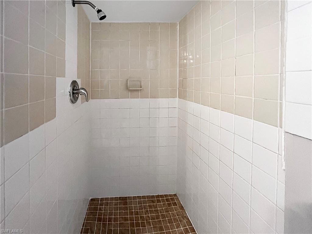 1615 Evans AVE 2-14