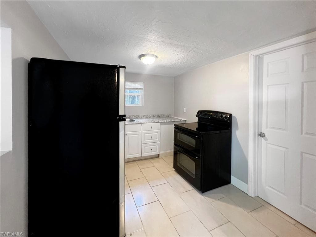 1615 Evans AVE 2-4