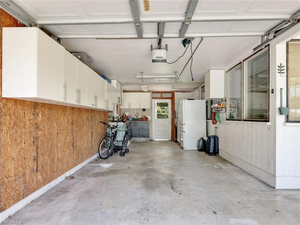 1645 Ardmore RD-36