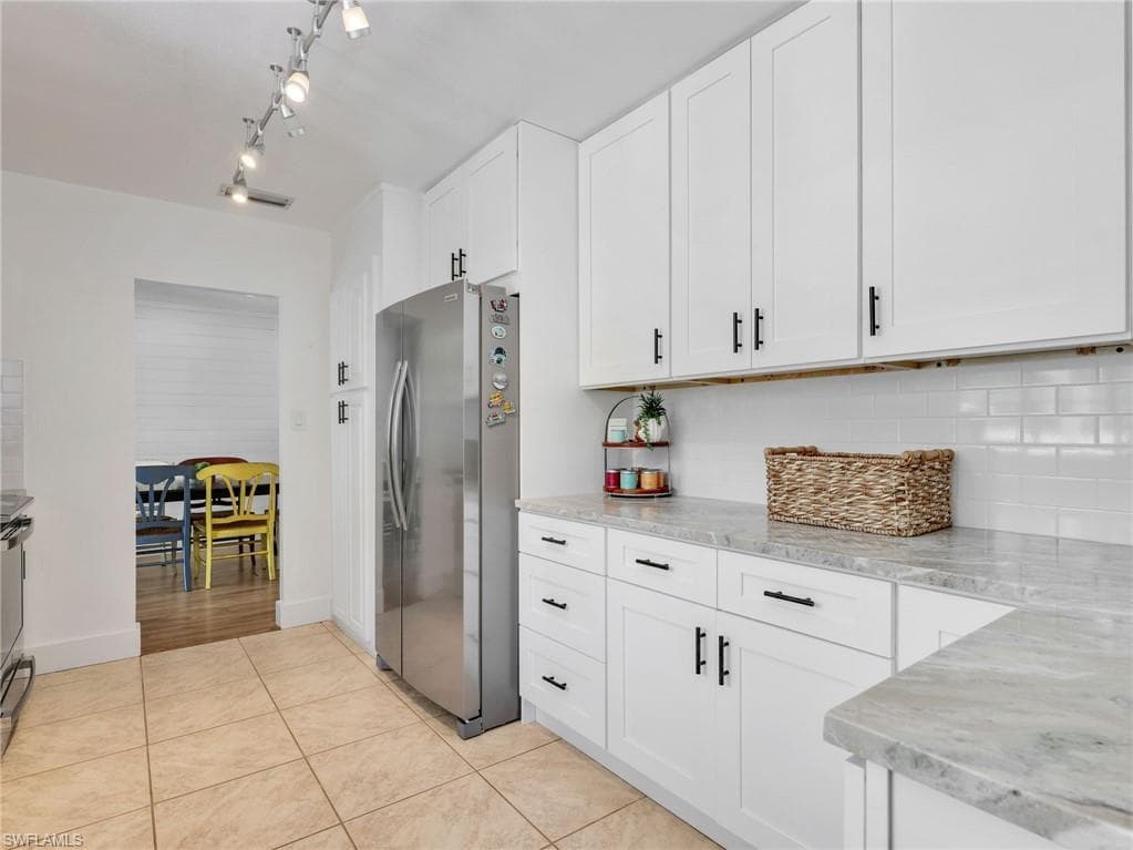 1645 Ardmore RD-15