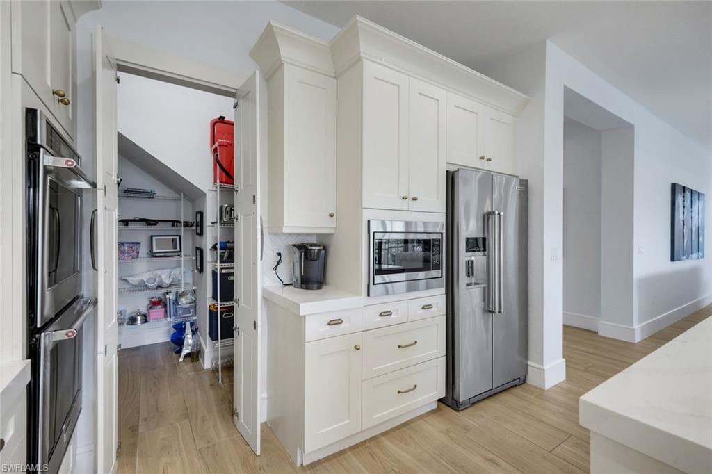 9458 Greenleigh CT-6