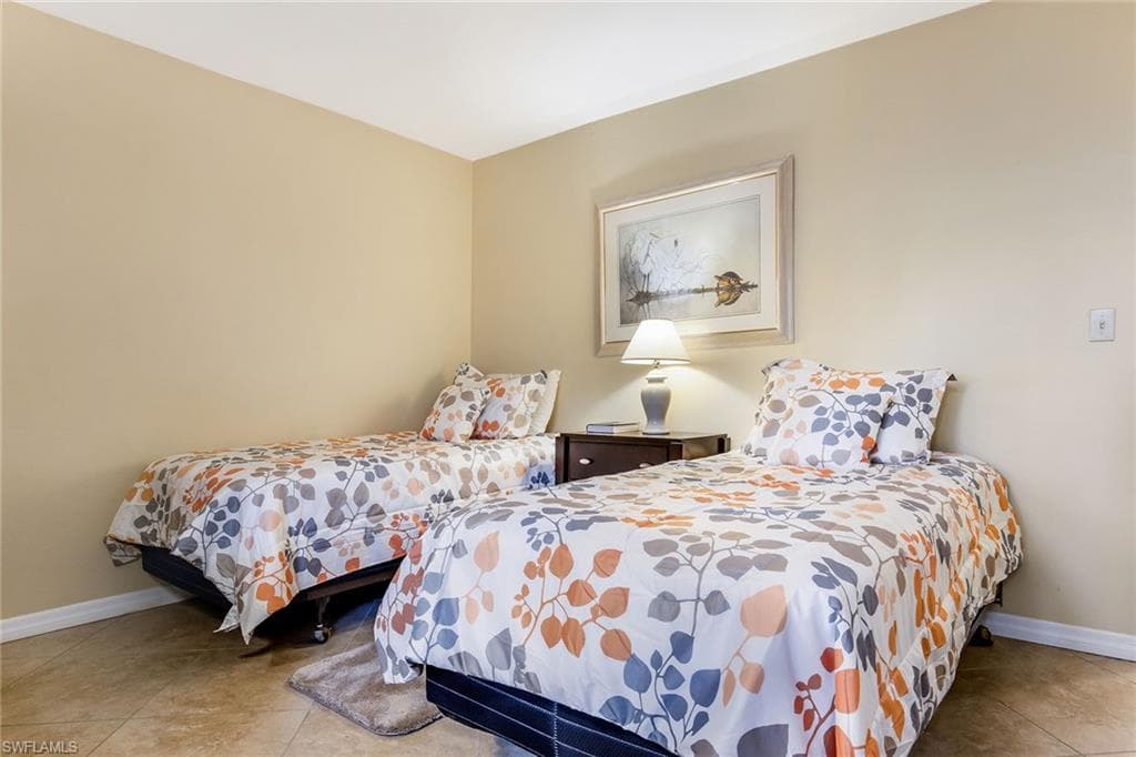1075 Foxfire LN 103-14