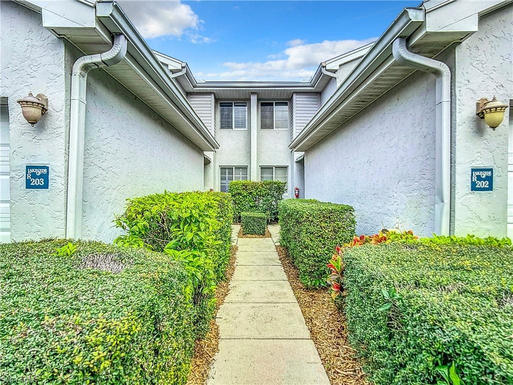 2860 CITRUS LAKE DR R-202-3