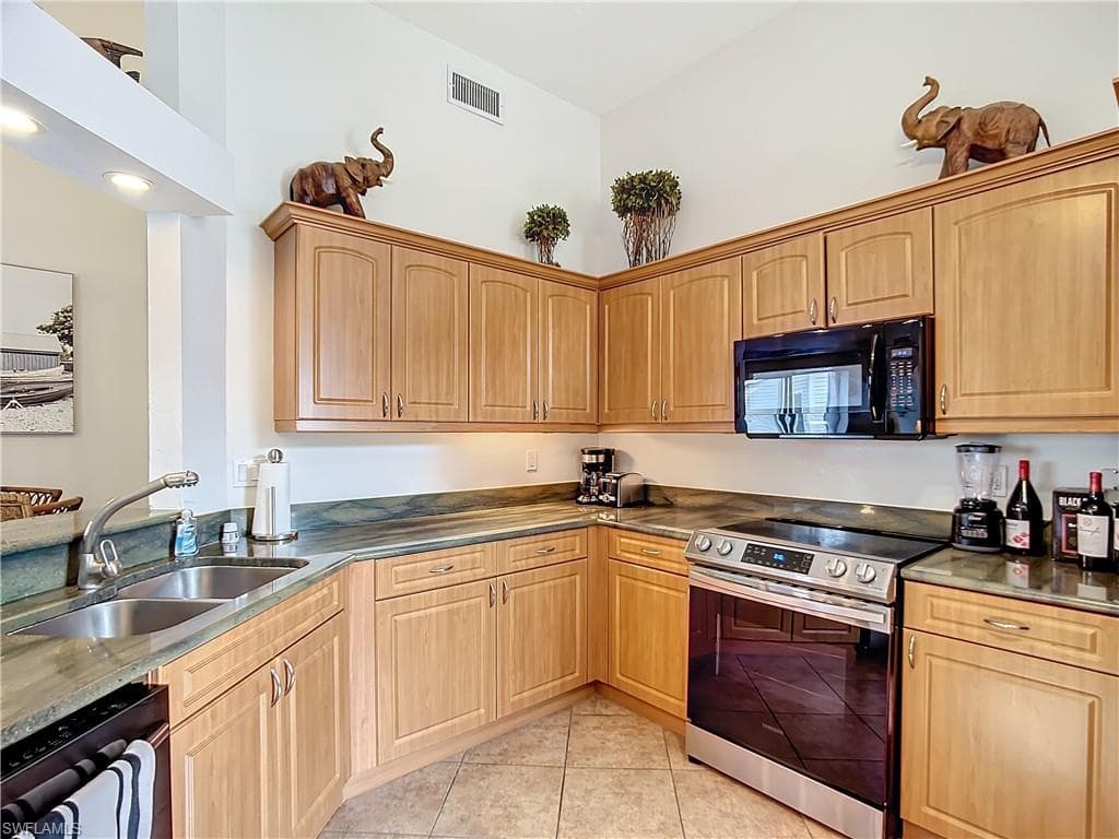 2860 CITRUS LAKE DR R-202-10